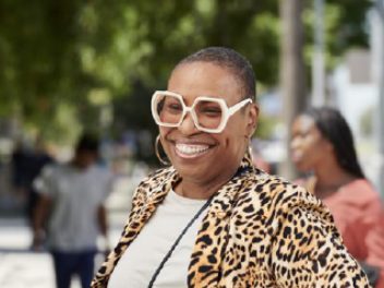 Une femme de 67 ans raconte l’impact de la ménopause sur ses relations.