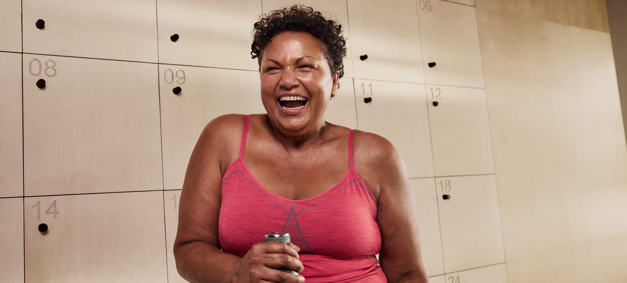 Femme ménopausée au sport