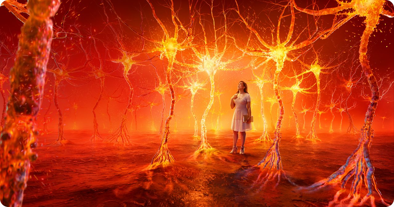 Floresta de neurônios. Uma mulher de meia-idade na menopausa, cercada por árvores de neurônios em chamas, está suando e puxando o decote. 