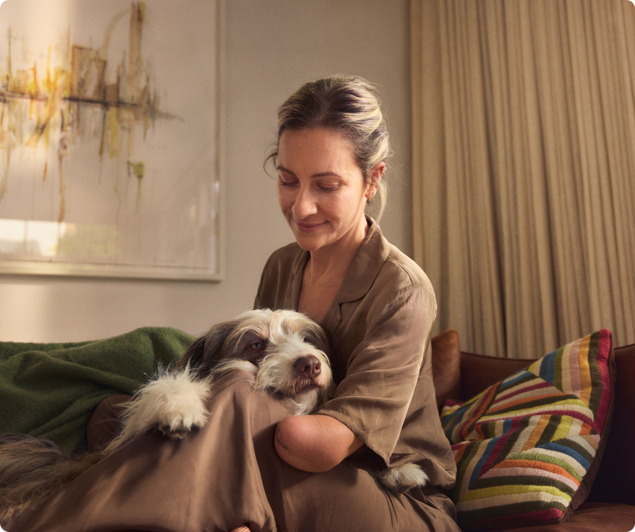 Femme ménopausée chez elle